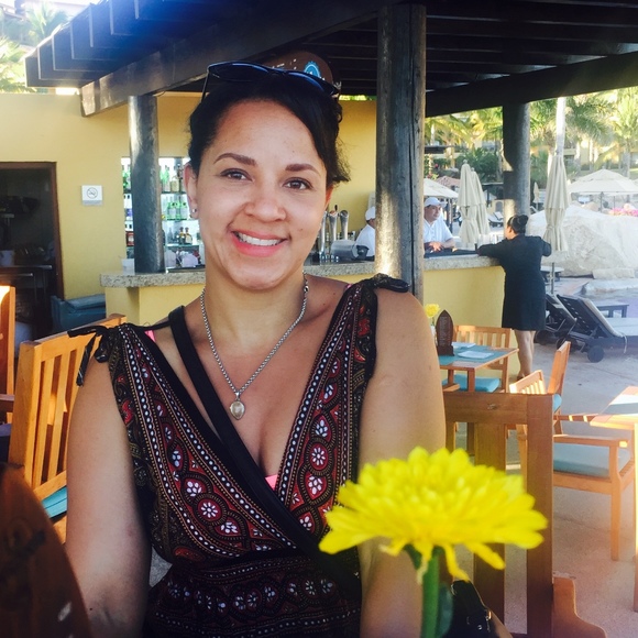 Meet your Posher, Shiray - Picture 1 of 1